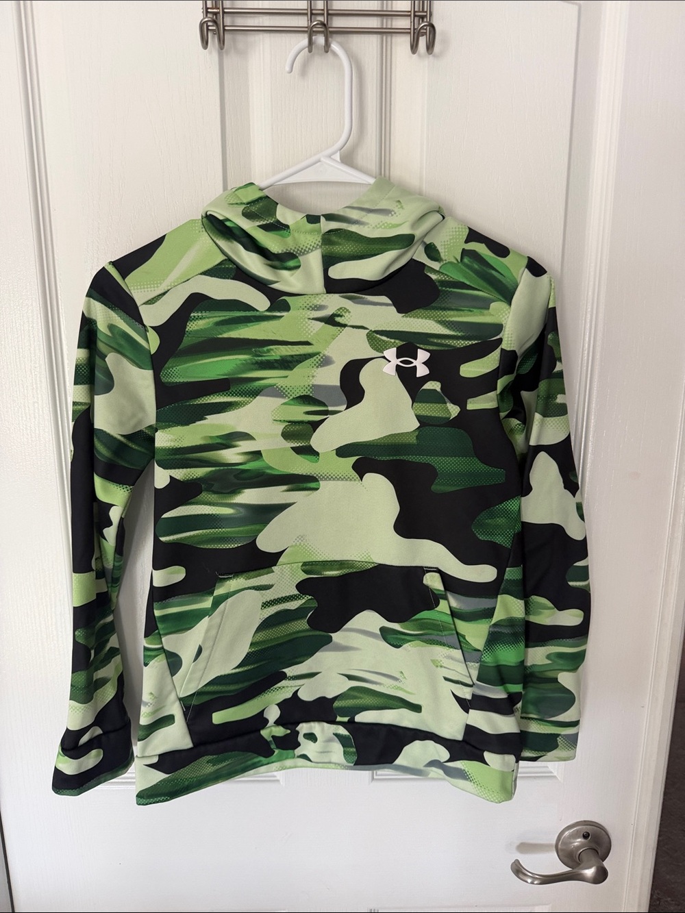 Under Armour Boys' Green & Black Camo Performance Hoodie